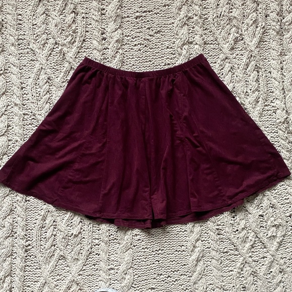 Brandy Melville - Velvet Burgundy Mini Skirt - Picture 5 of 5